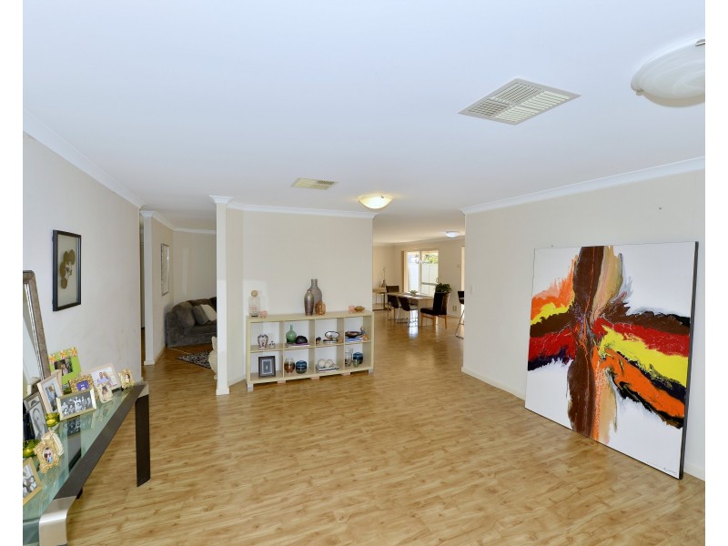 10 Brouwer Trail, Dudley Park WA 6210