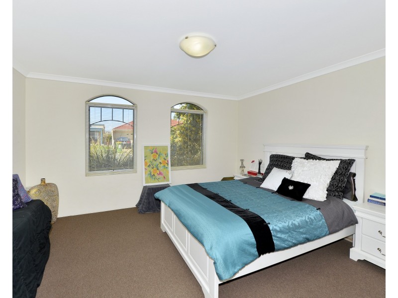 10 Brouwer Trail, Dudley Park WA 6210