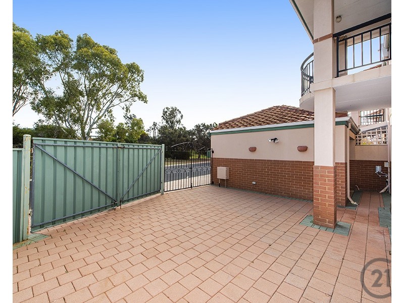 49  Waterside Drive, Dudley Park WA 6210