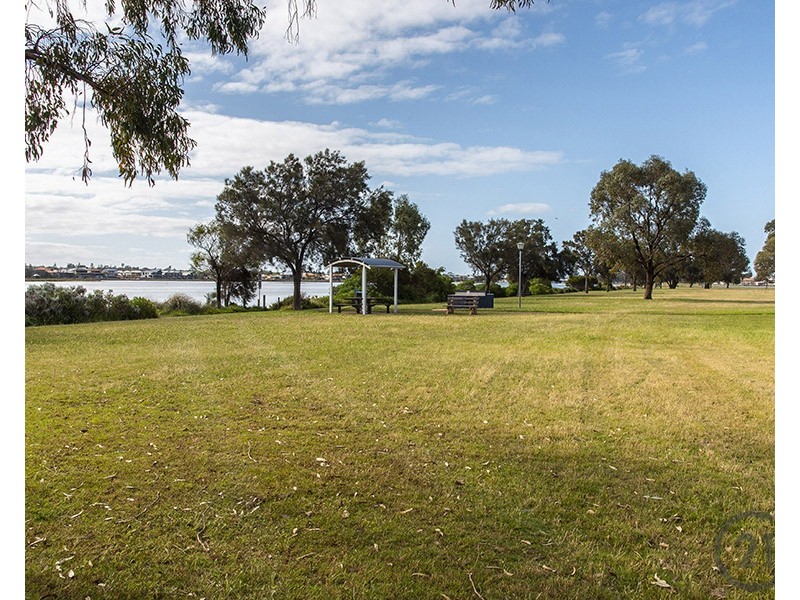 49  Waterside Drive, Dudley Park WA 6210