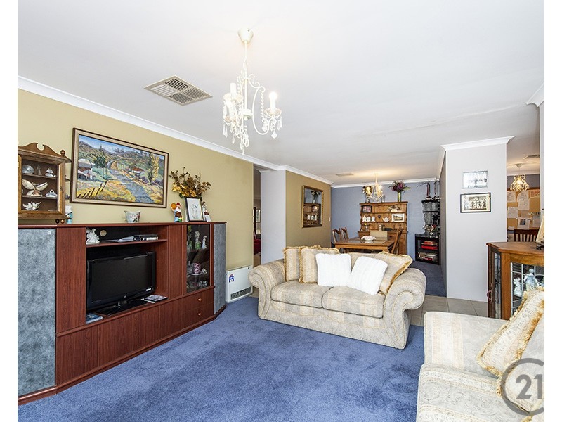 5 Bookara View, Lakelands WA 6180