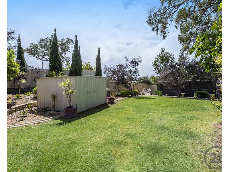 5 Bookara View, Lakelands WA 6180