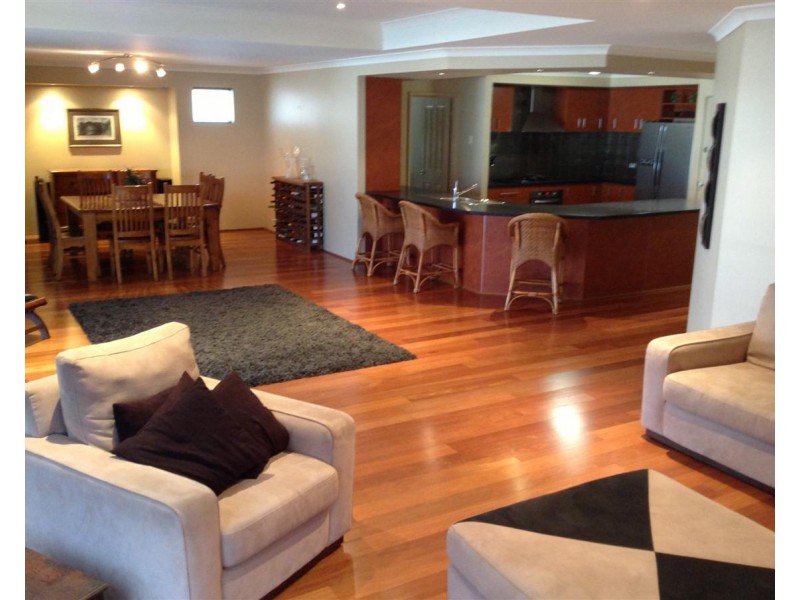 14 Trade Winds Retreat, Dudley Park WA 6210