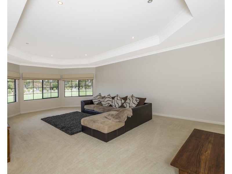 113  Serene Place, Barragup WA 6209