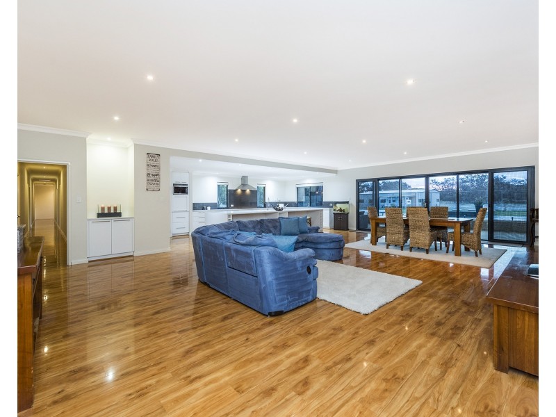 113  Serene Place, Barragup WA 6209