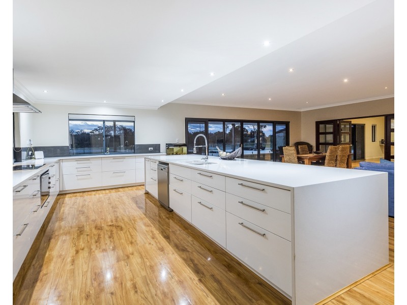 113  Serene Place, Barragup WA 6209