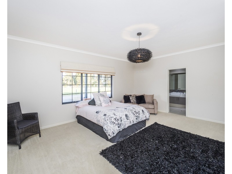 113  Serene Place, Barragup WA 6209