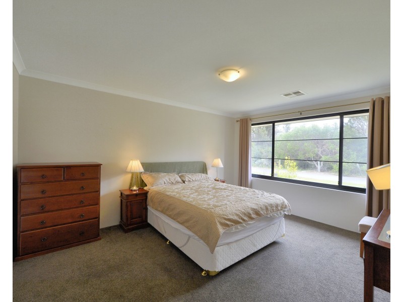 8 McCubbin Loop, Dawesville WA 6211