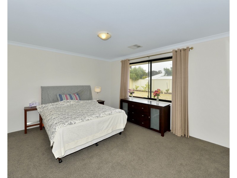 8 McCubbin Loop, Dawesville WA 6211