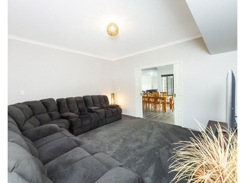 508  Greenwood Way, Barragup WA 6209