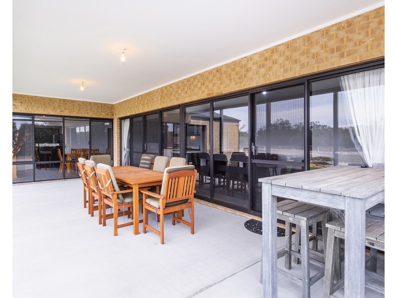 508  Greenwood Way, Barragup WA 6209