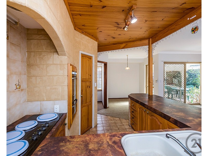 29 PortMarnock Circle, Halls Head WA 6210