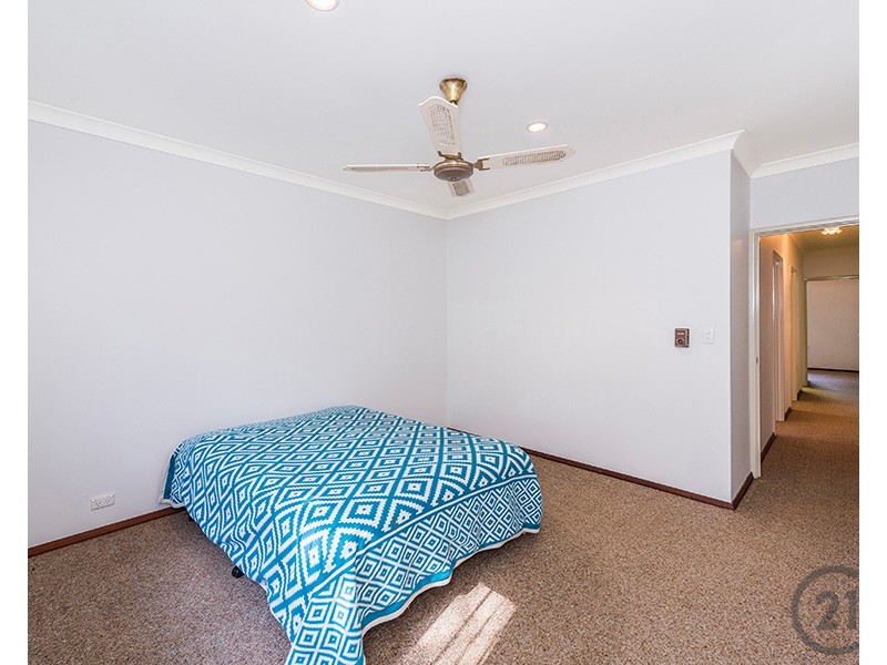 29 PortMarnock Circle, Halls Head WA 6210