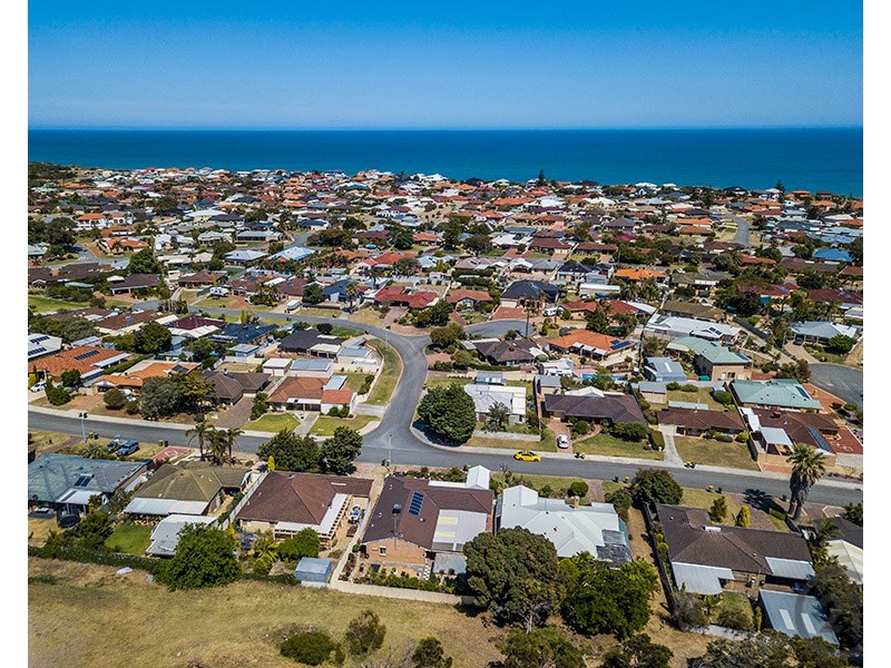 29 PortMarnock Circle, Halls Head WA 6210