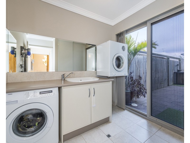 117 Hudson Drive, Dudley Park WA 6210