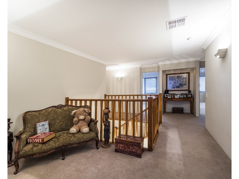 117 Hudson Drive, Dudley Park WA 6210