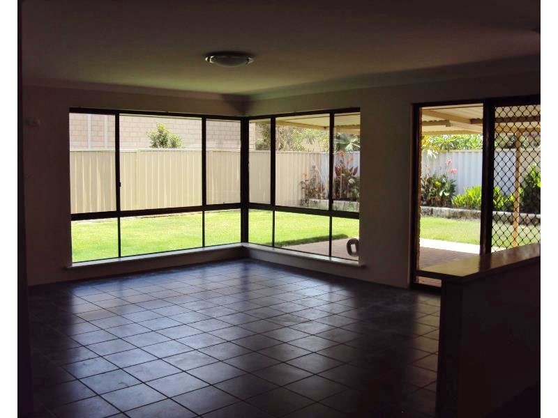 6 PERIDA WAY, Greenfields WA 6210