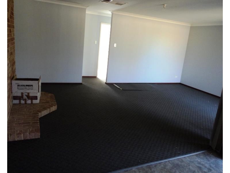 15 Fairway Crescent, Meadow Springs WA 6210