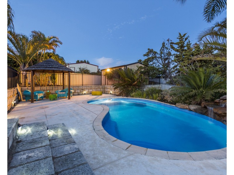 25  Casuarina Drive, Halls Head WA 6210