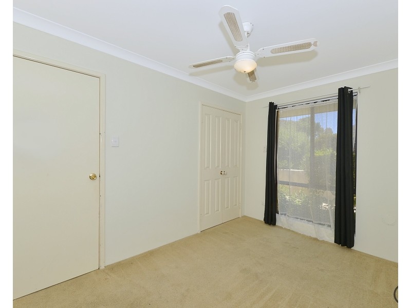 6 Sandford Crescent, Halls Head WA 6210