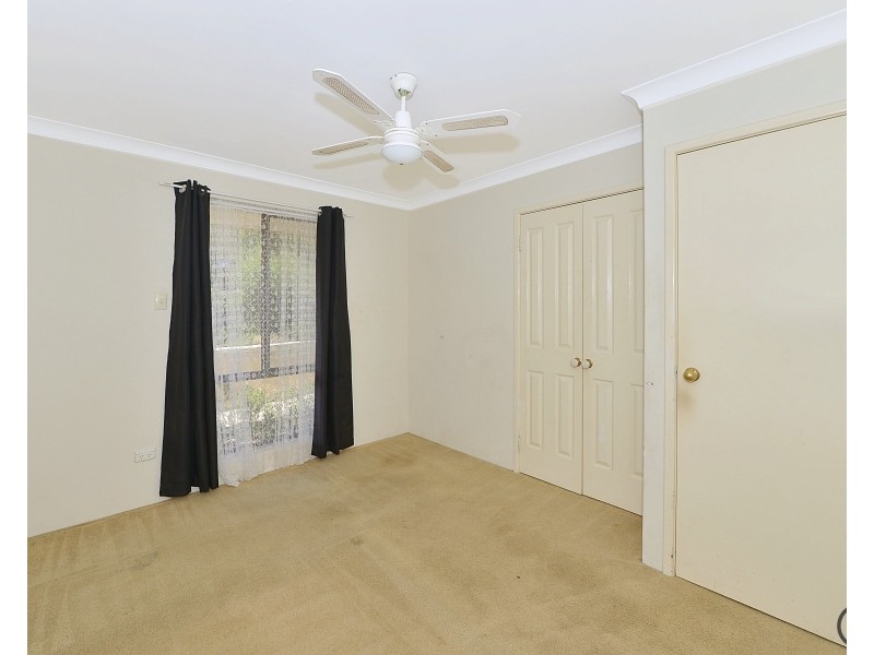 6 Sandford Crescent, Halls Head WA 6210