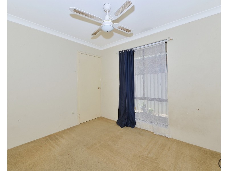 6 Sandford Crescent, Halls Head WA 6210