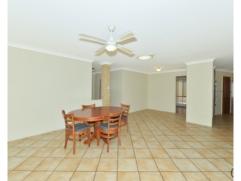 6 Sandford Crescent, Halls Head WA 6210