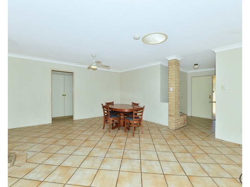 6 Sandford Crescent, Halls Head WA 6210