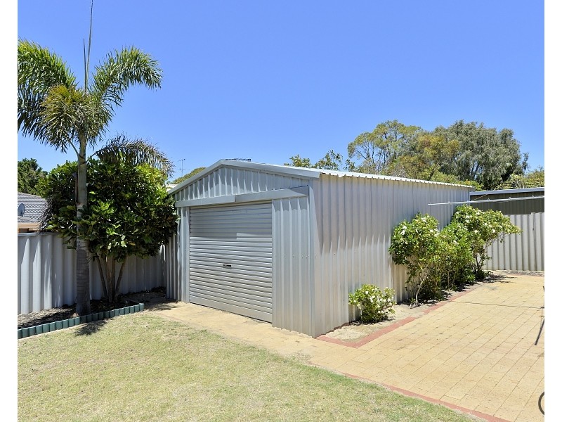 6 Sandford Crescent, Halls Head WA 6210