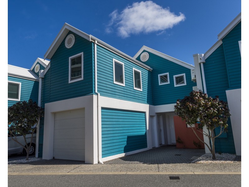 9/16 Dolphin Drive, Mandurah WA 6210