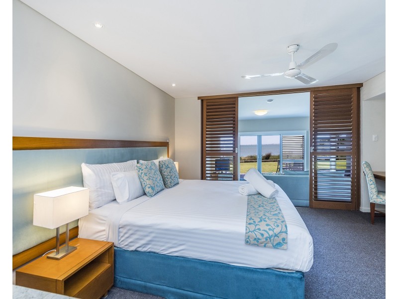 9/16 Dolphin Drive, Mandurah WA 6210