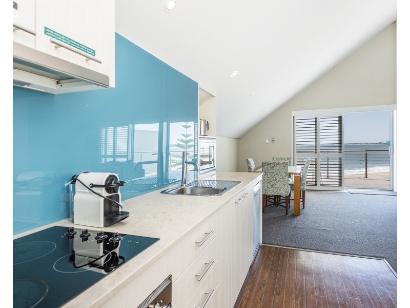 9/16 Dolphin Drive, Mandurah WA 6210