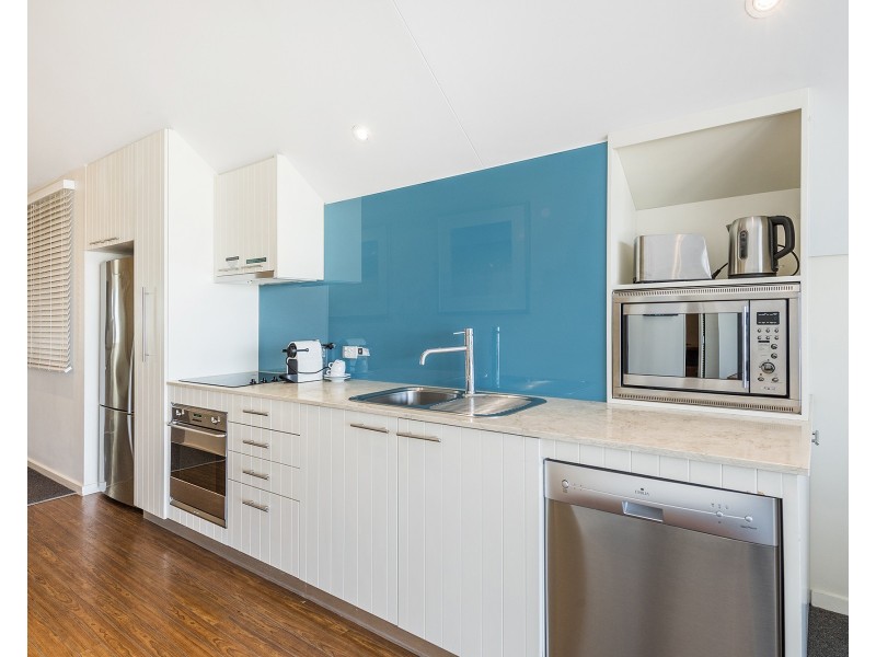 9/16 Dolphin Drive, Mandurah WA 6210