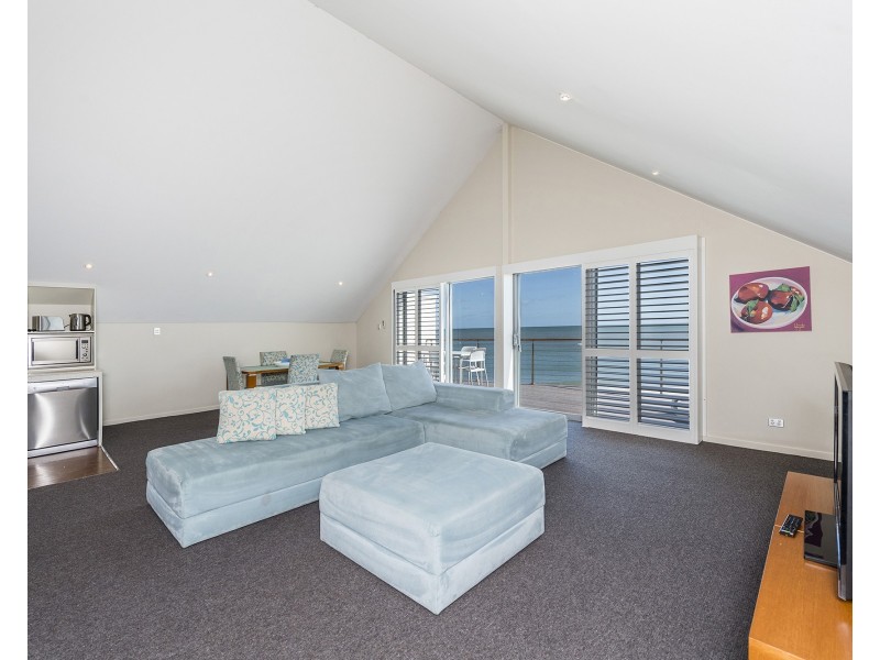 9/16 Dolphin Drive, Mandurah WA 6210