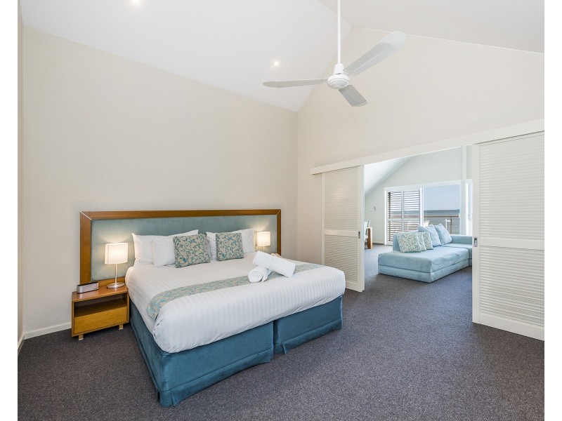 9/16 Dolphin Drive, Mandurah WA 6210