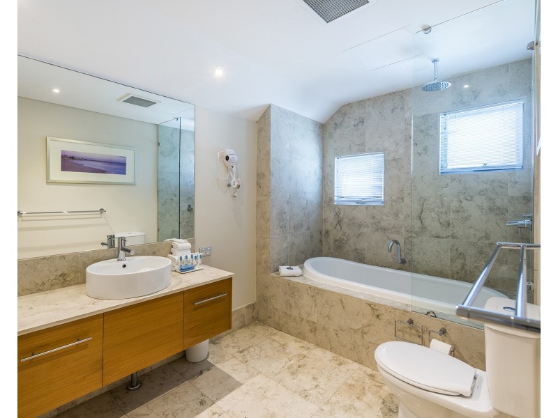 9/16 Dolphin Drive, Mandurah WA 6210