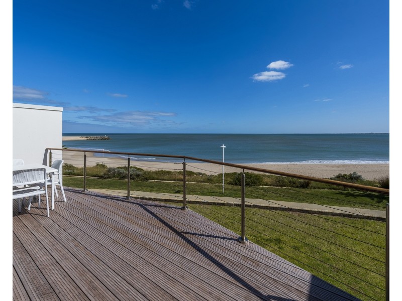 9/16 Dolphin Drive, Mandurah WA 6210