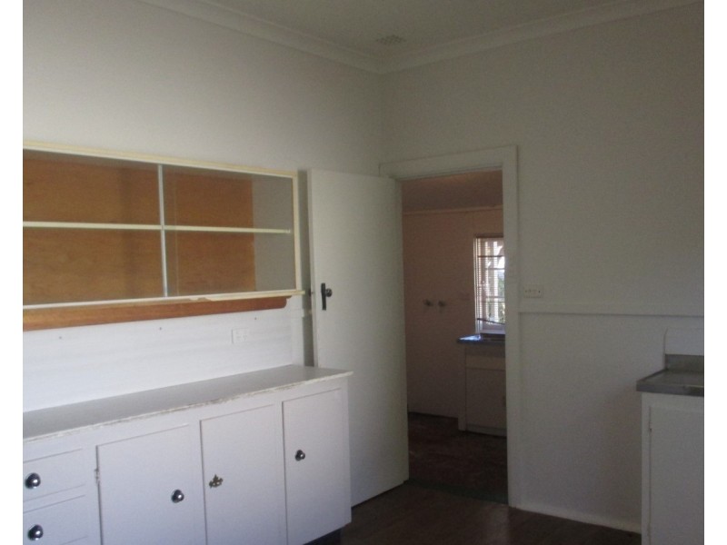 8 Service Street, Mandurah WA 6210