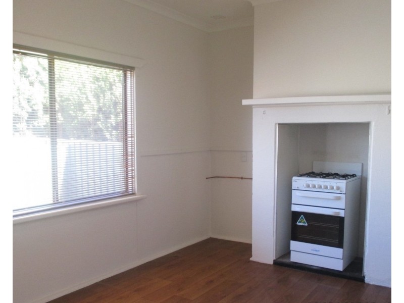 8 Service Street, Mandurah WA 6210