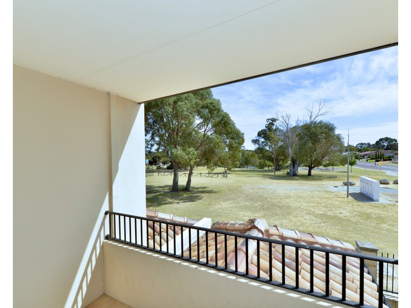 3/21 Pebblebeach Boulevard, Meadow Springs WA 6210