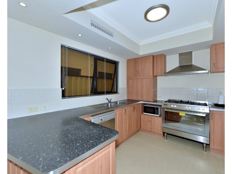 3/21 Pebblebeach Boulevard, Meadow Springs WA 6210