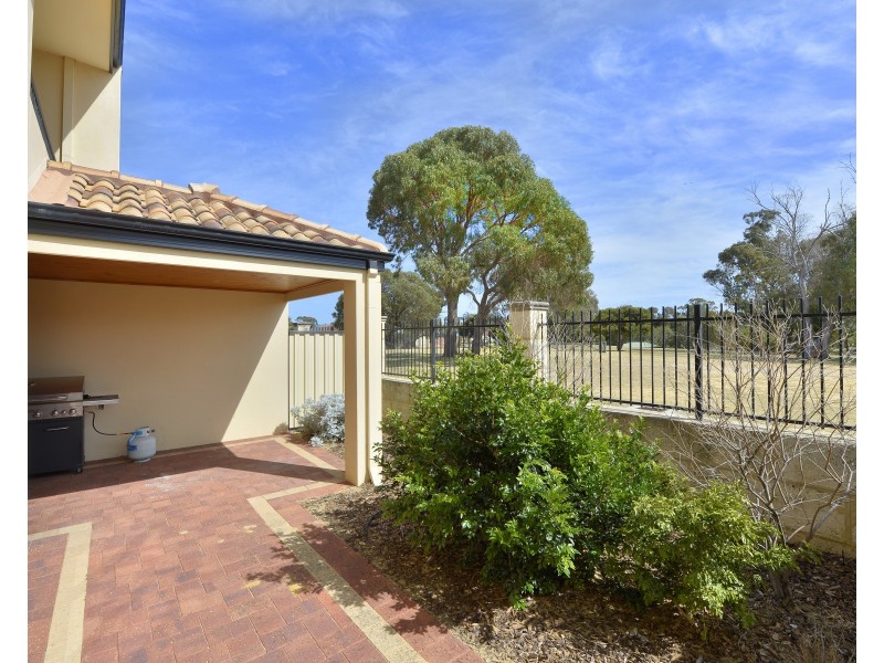 3/21 Pebblebeach Boulevard, Meadow Springs WA 6210