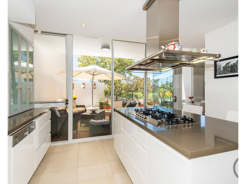 202/5 Marco Polo Drive, Mandurah WA 6210