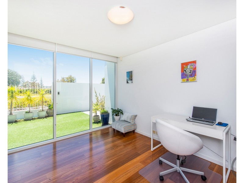 202/5 Marco Polo Drive, Mandurah WA 6210