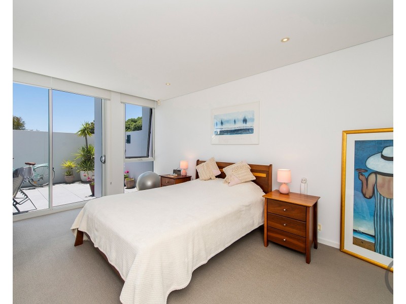 202/5 Marco Polo Drive, Mandurah WA 6210