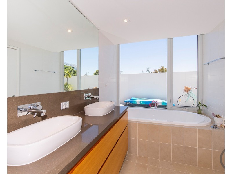 202/5 Marco Polo Drive, Mandurah WA 6210