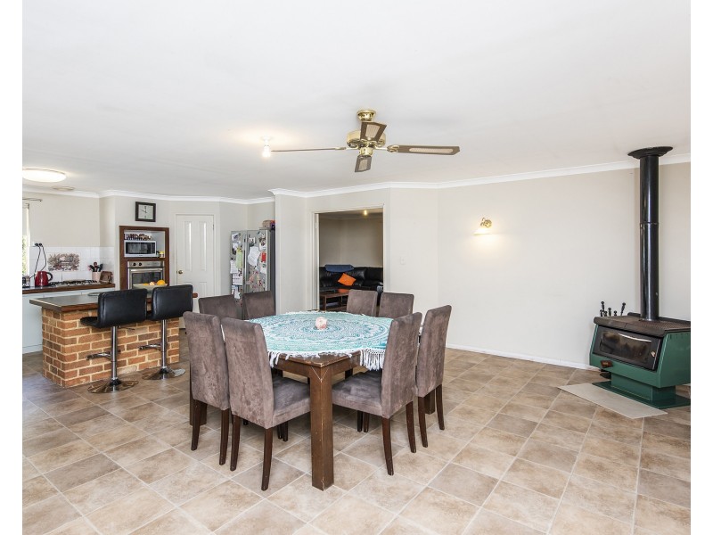 20 Montego Way, Halls Head WA 6210