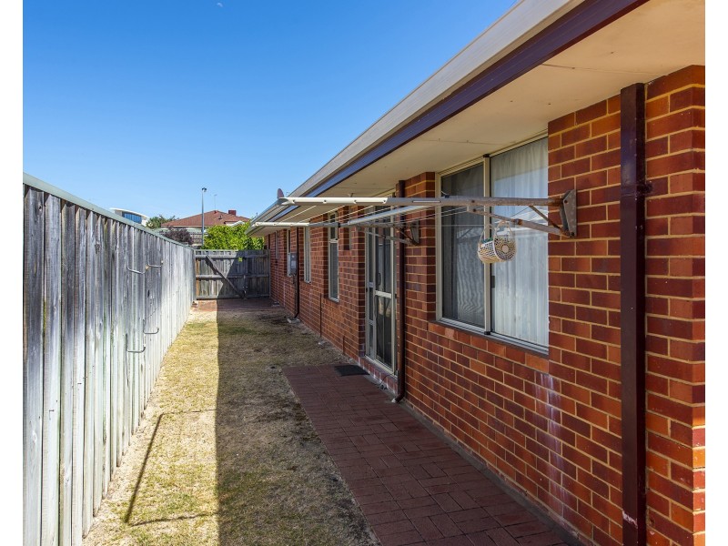 20 Montego Way, Halls Head WA 6210