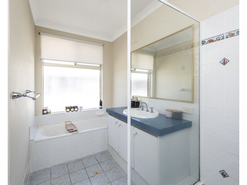 20 Montego Way, Halls Head WA 6210