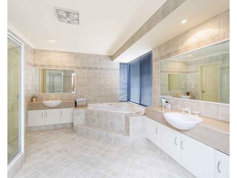 12 Capricorn Mews, Halls Head WA 6210